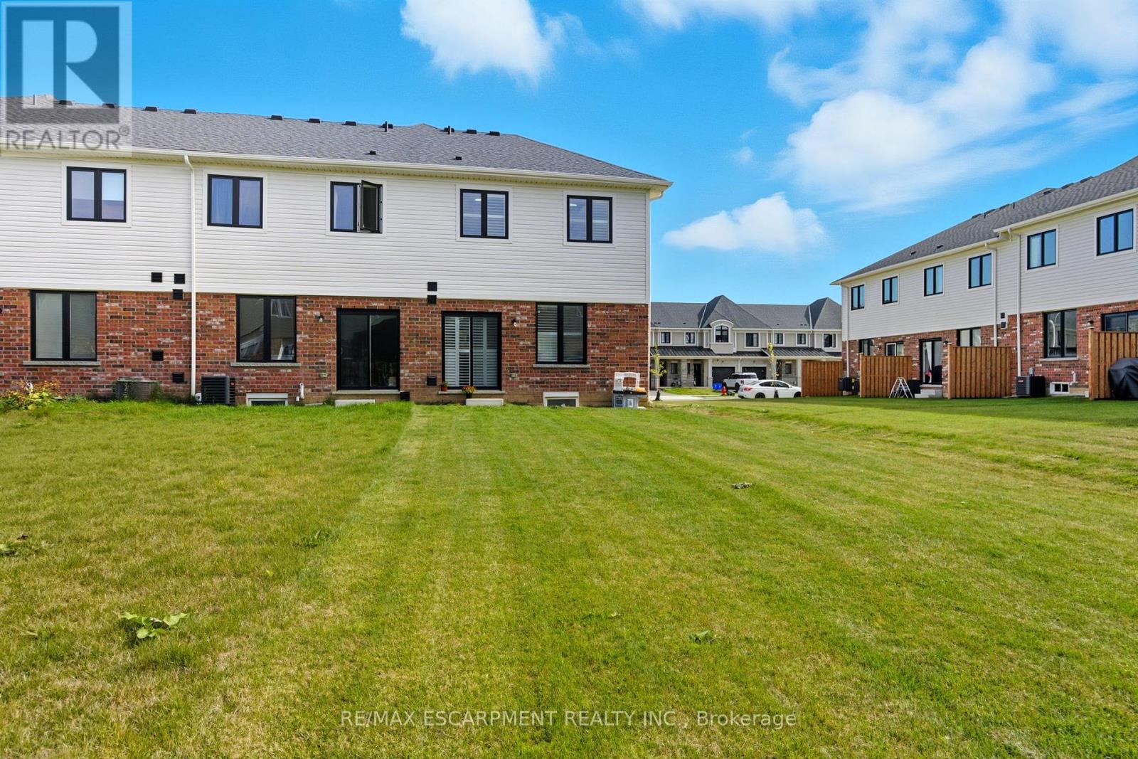 18 Mia Drive, Hamilton, Ontario  L9B 0K1 - Photo 39 - X12467721