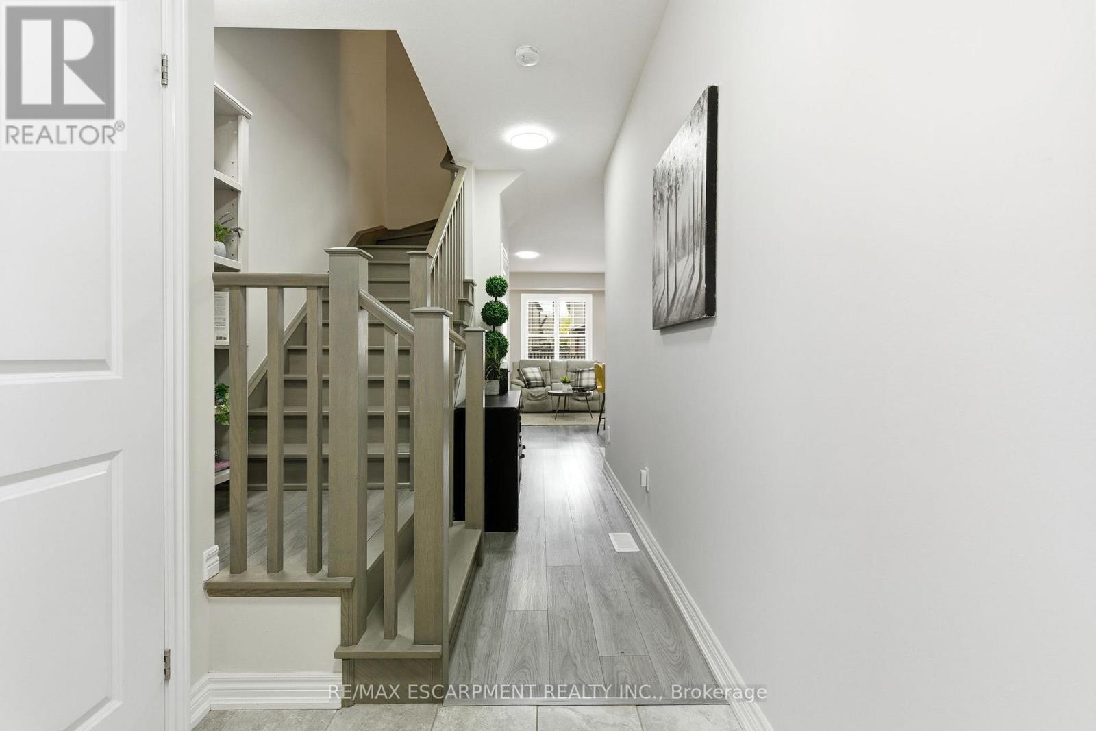 18 Mia Drive, Hamilton, Ontario  L9B 0K1 - Photo 4 - X12467721