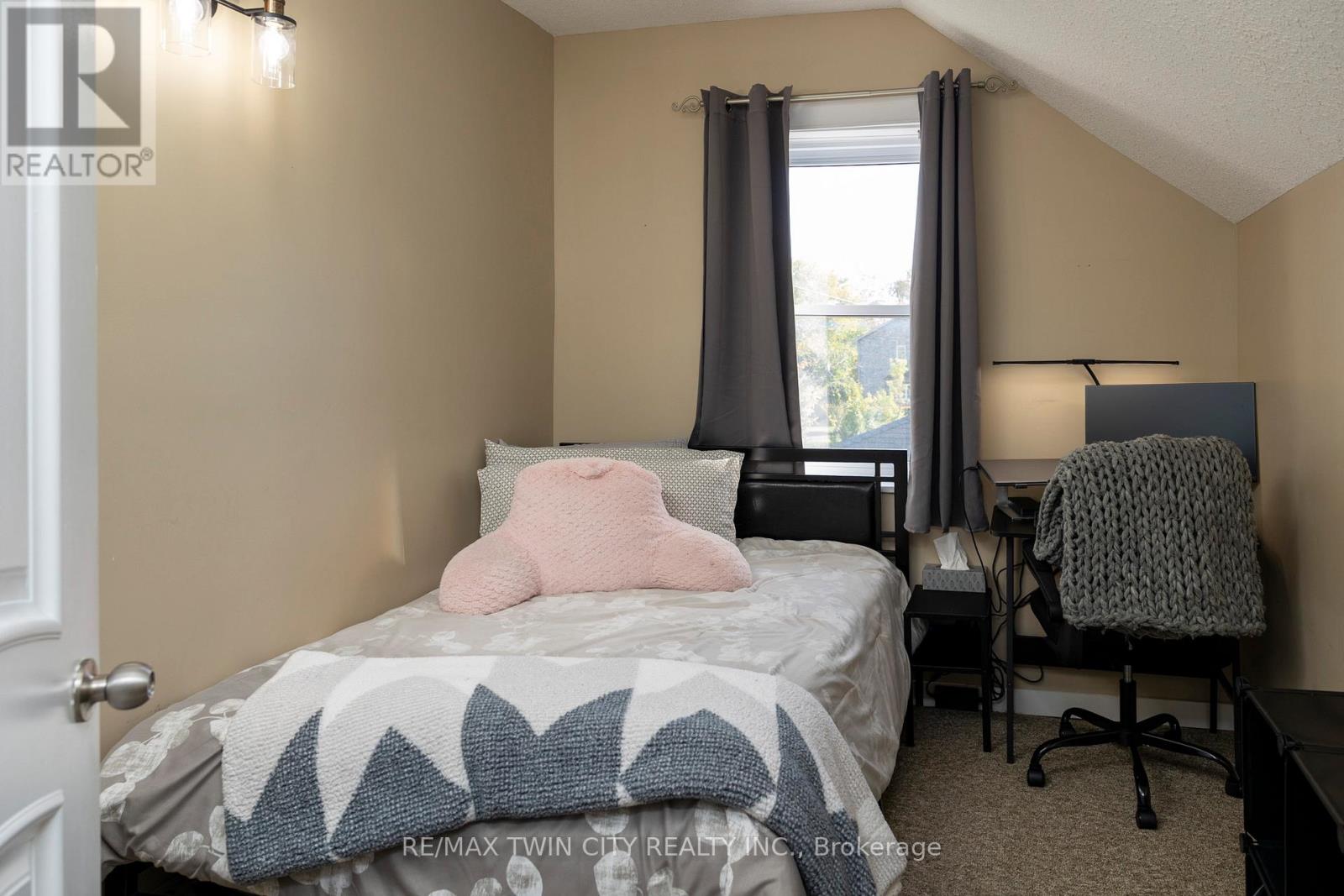 47 Simcoe Street, Brant, Ontario  N0E 1R0 - Photo 17 - X12467739