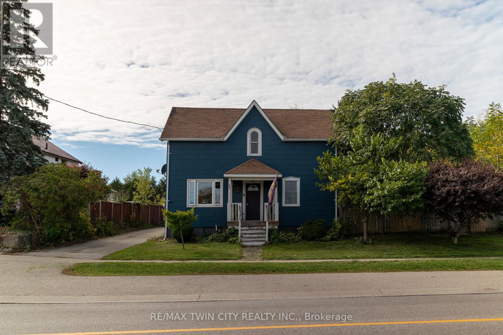 47 Simcoe Street, Brant, Ontario  N0E 1R0 - Photo 2 - X12467739