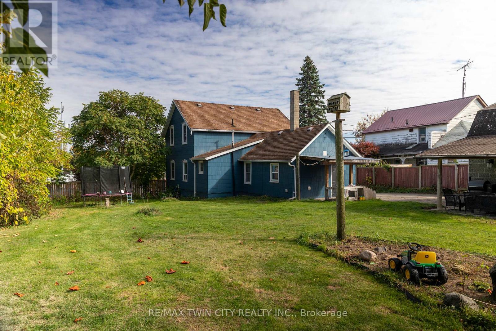 47 Simcoe Street, Brant, Ontario  N0E 1R0 - Photo 6 - X12467739
