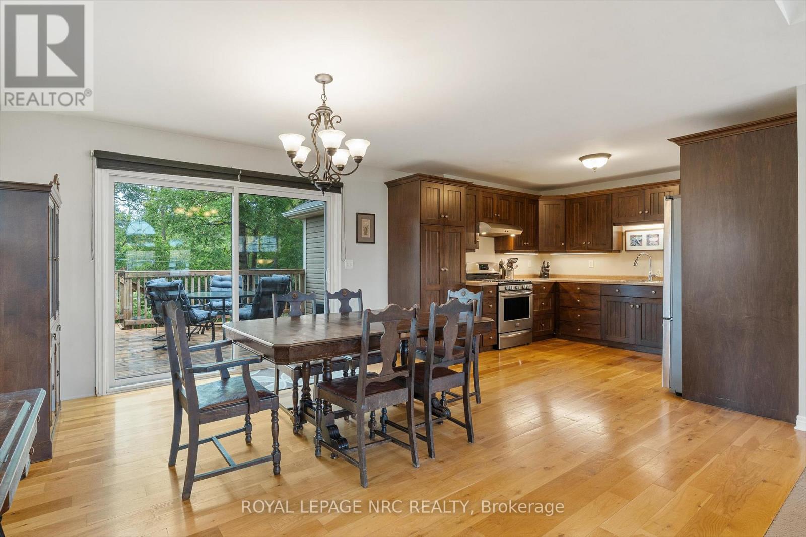 3552 Campden Road, Lincoln, Ontario  L0R 1G0 - Photo 13 - X12467899