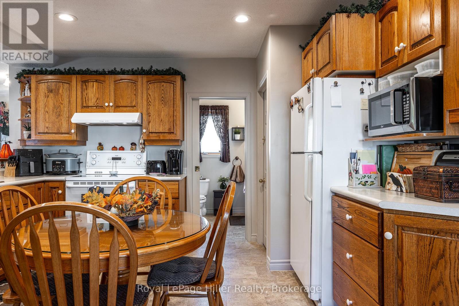 91 Strachan Street, Stratford, Ontario  N5A 2B2 - Photo 17 - X12467817