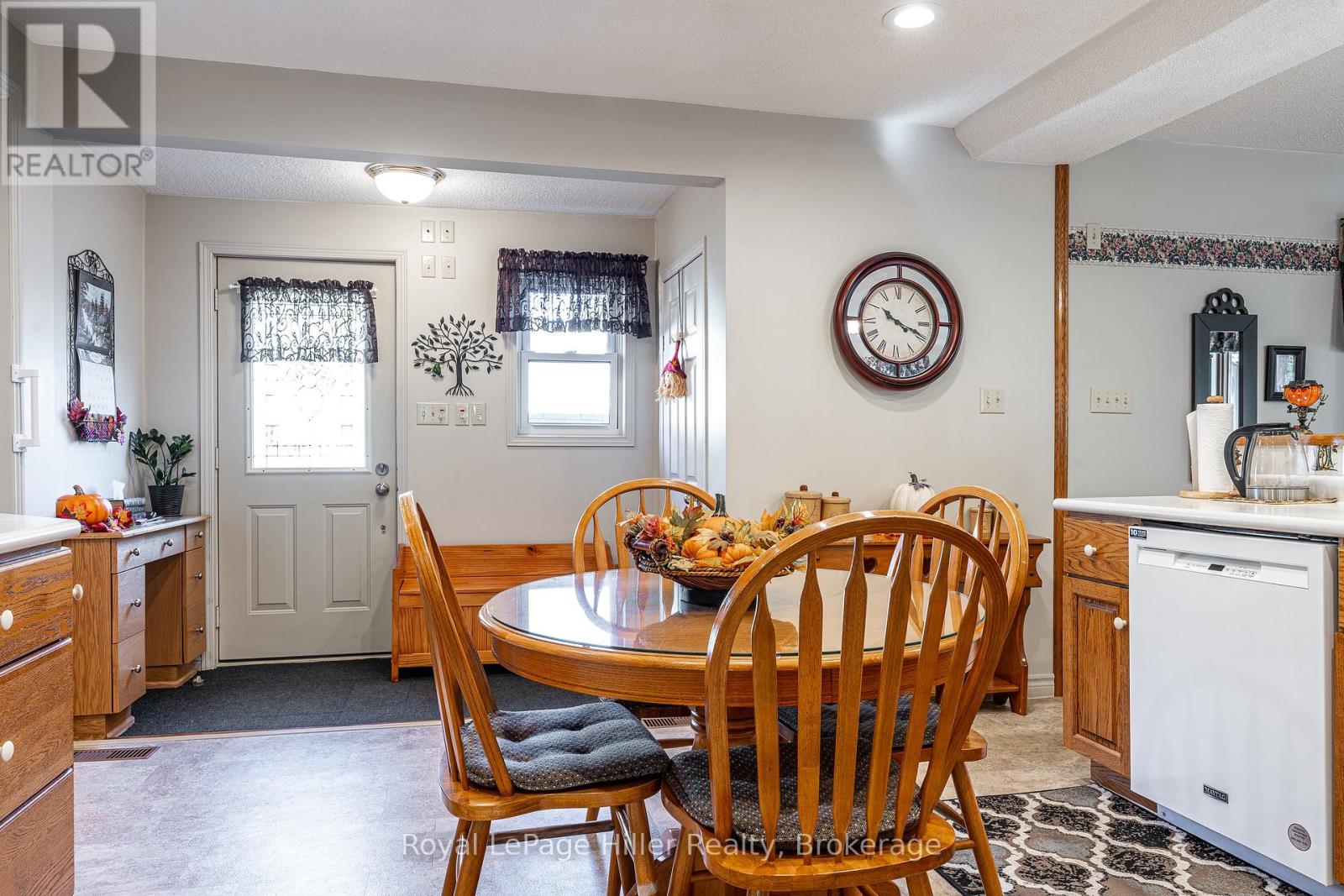 91 Strachan Street, Stratford, Ontario  N5A 2B2 - Photo 21 - X12467817