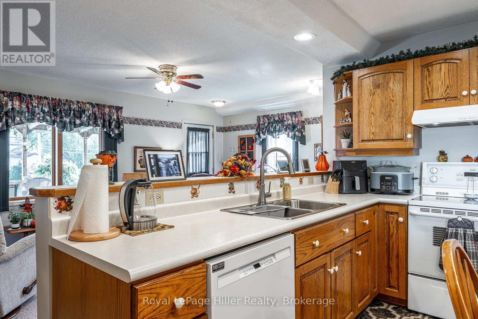 91 Strachan Street, Stratford, Ontario  N5A 2B2 - Photo 25 - X12467817