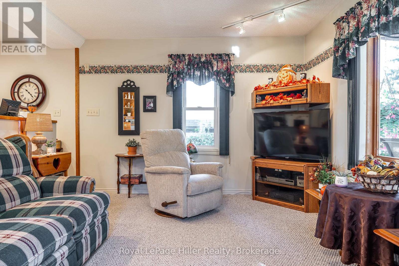 91 Strachan Street, Stratford, Ontario  N5A 2B2 - Photo 28 - X12467817