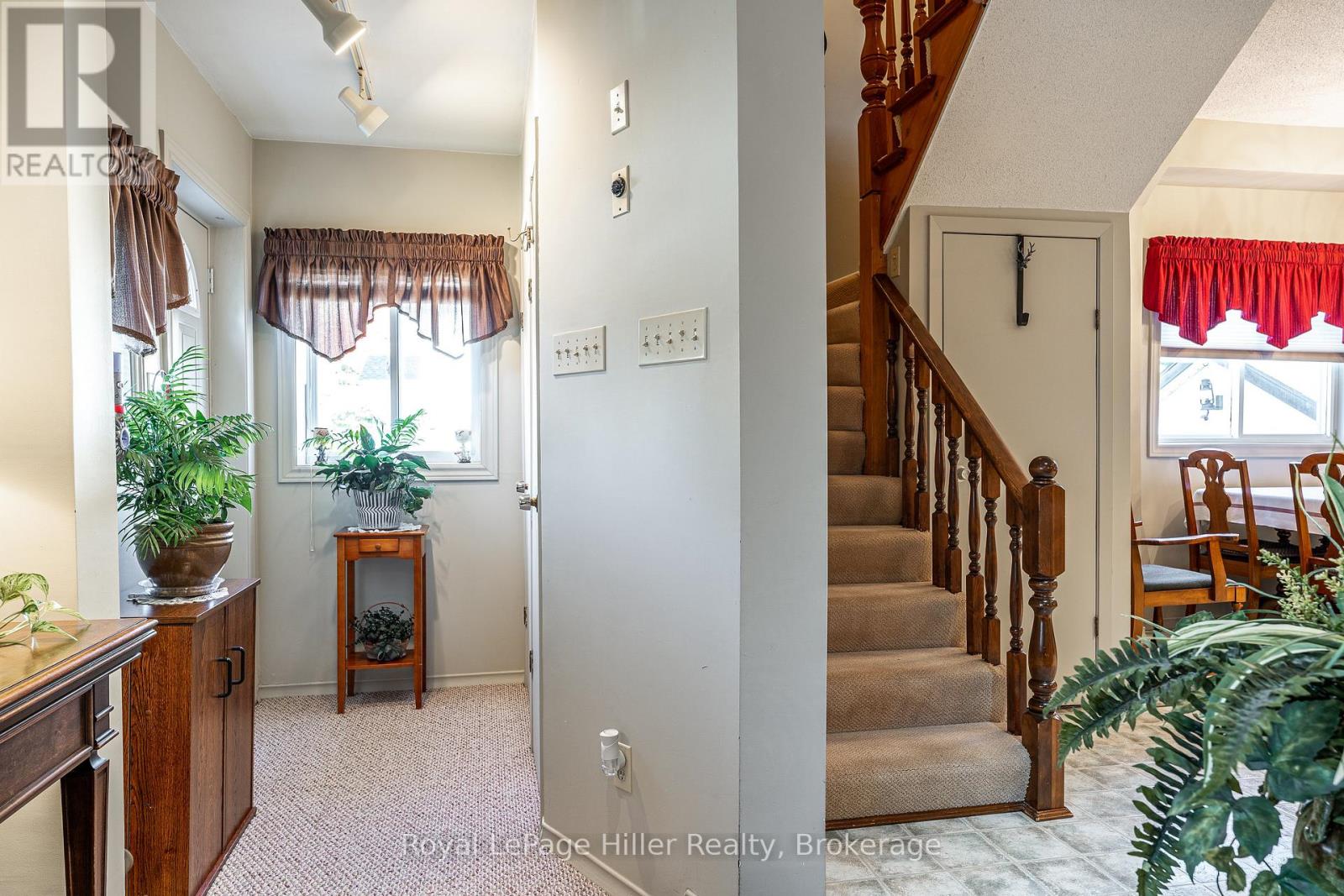 91 Strachan Street, Stratford, Ontario  N5A 2B2 - Photo 3 - X12467817