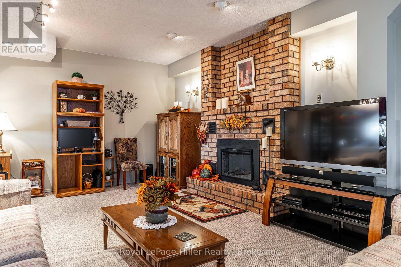 91 Strachan Street, Stratford, Ontario  N5A 2B2 - Photo 5 - X12467817