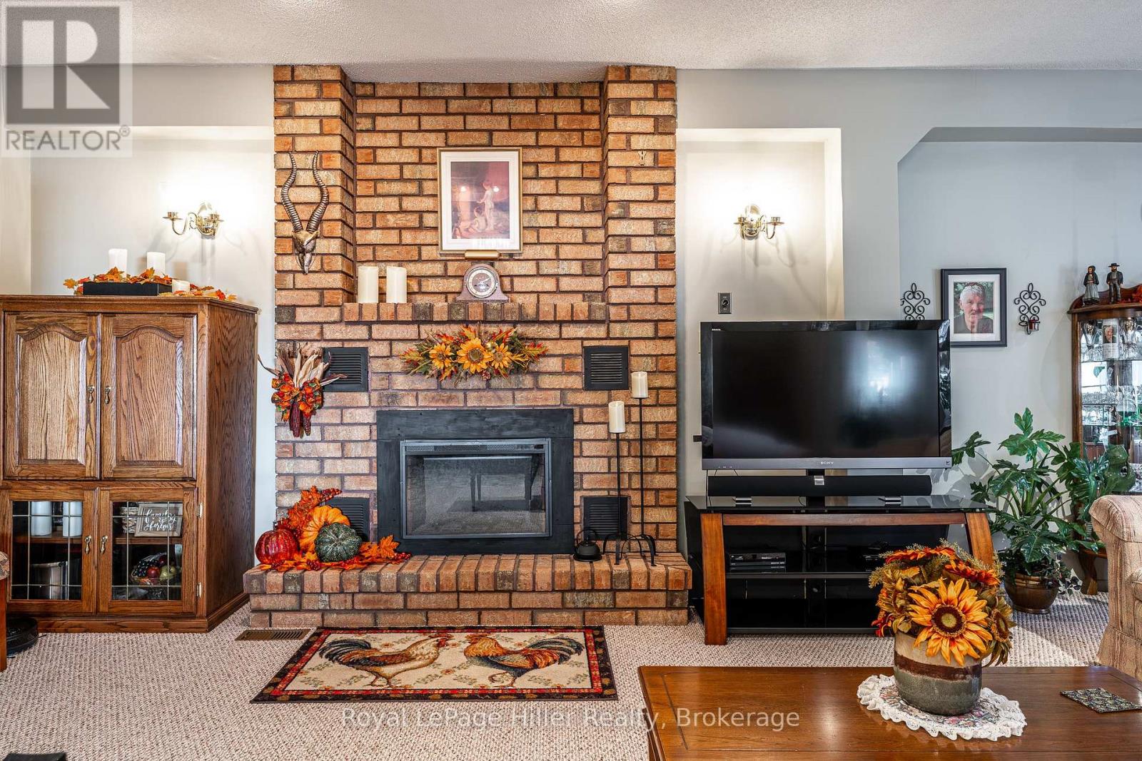 91 Strachan Street, Stratford, Ontario  N5A 2B2 - Photo 9 - X12467817