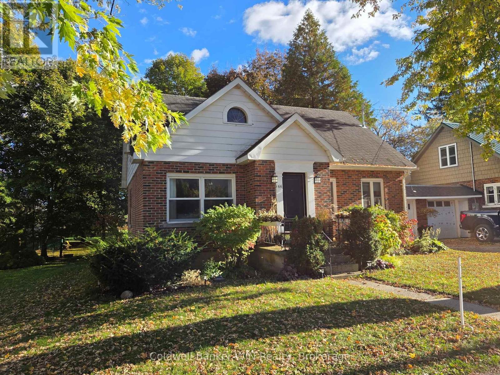 166 Birmingham Street E, Wellington North (Mount Forest), Ontario  N0G 2L2 - Photo 2 - X12467820