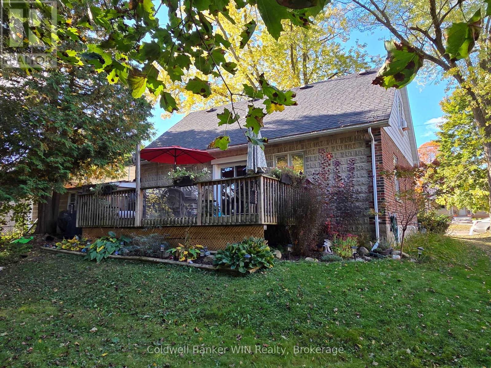 166 Birmingham Street E, Wellington North (Mount Forest), Ontario  N0G 2L2 - Photo 3 - X12467820