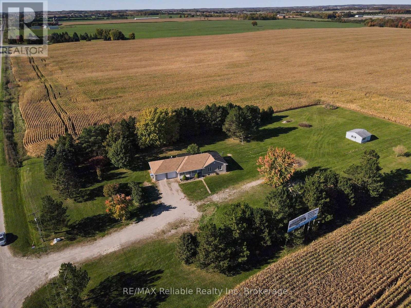 42248 Huron Road, Rural Route # 2 Road, Huron East, Ontario  N0K 1W0 - Photo 3 - X12467823