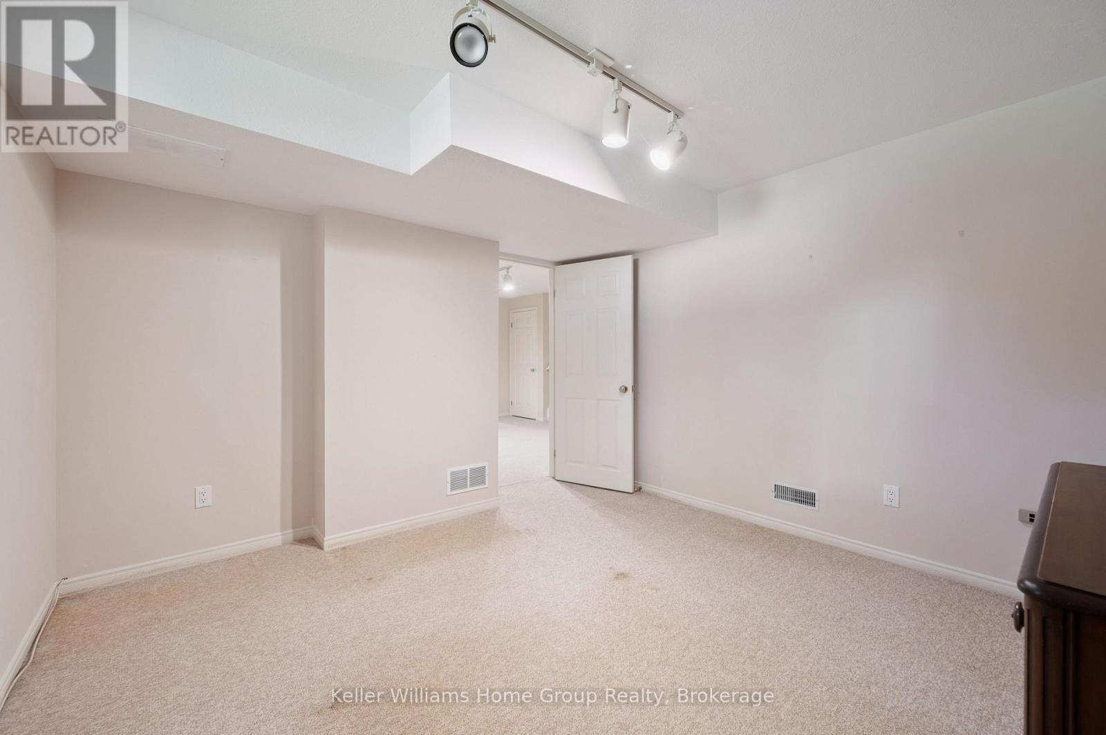 66 Kortright Road E, Guelph, Ontario  N1G 4N8 - Photo 39 - X12467913