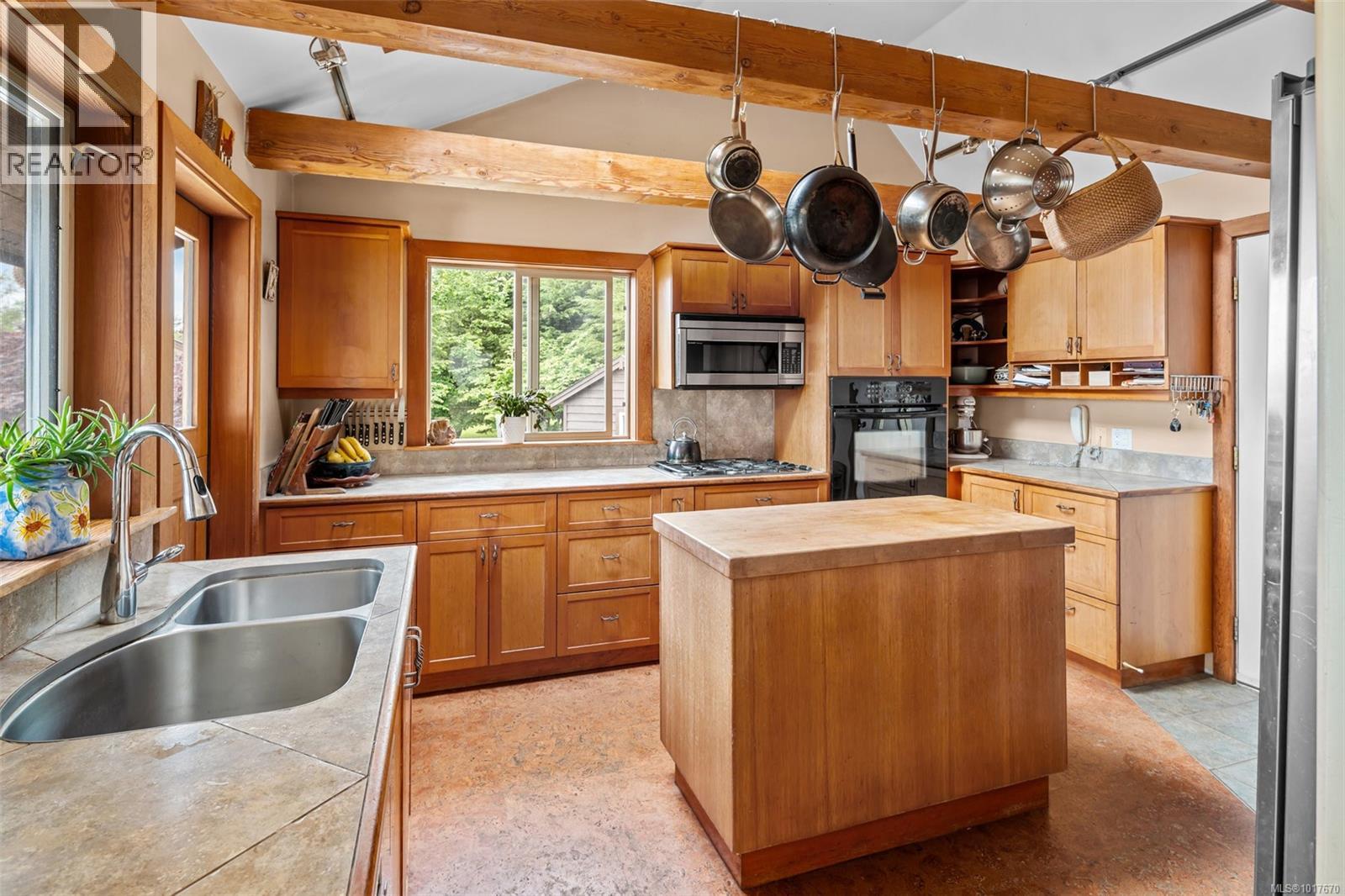 8750 West Coast Rd, Sooke, British Columbia  V9Z 1H2 - Photo 9 - 1017670