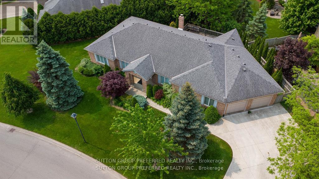 1 Highland Woods Court, London South, Ontario  N6C 5W9 - Photo 10 - X12467503