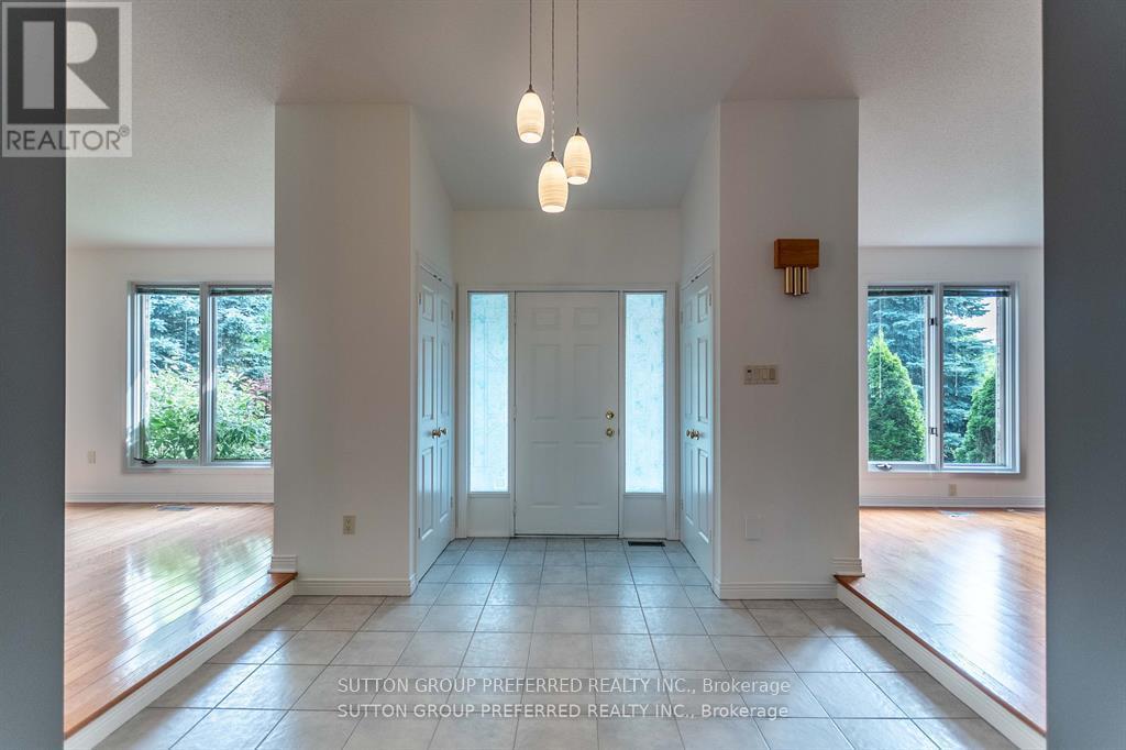 1 Highland Woods Court, London South, Ontario  N6C 5W9 - Photo 13 - X12467503