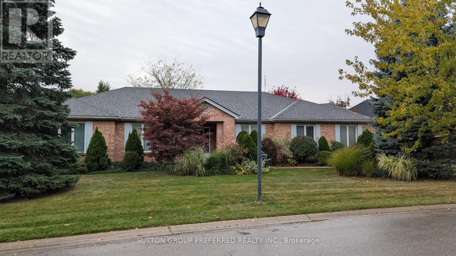 1 HIGHLAND WOODS COURT, London South, Ontario