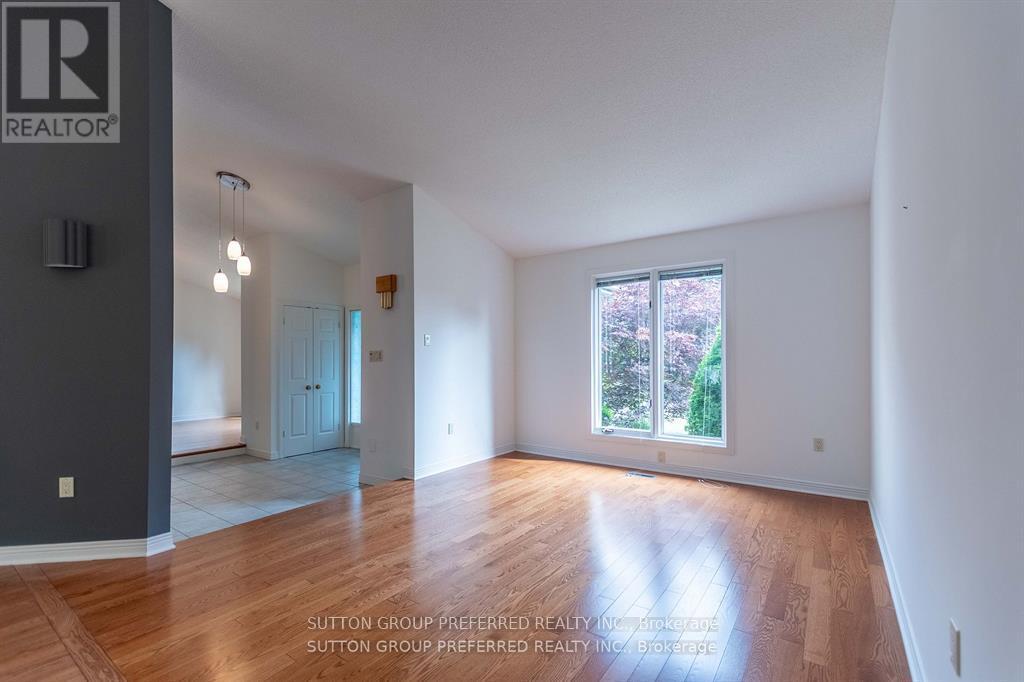 1 Highland Woods Court, London South, Ontario  N6C 5W9 - Photo 17 - X12467503