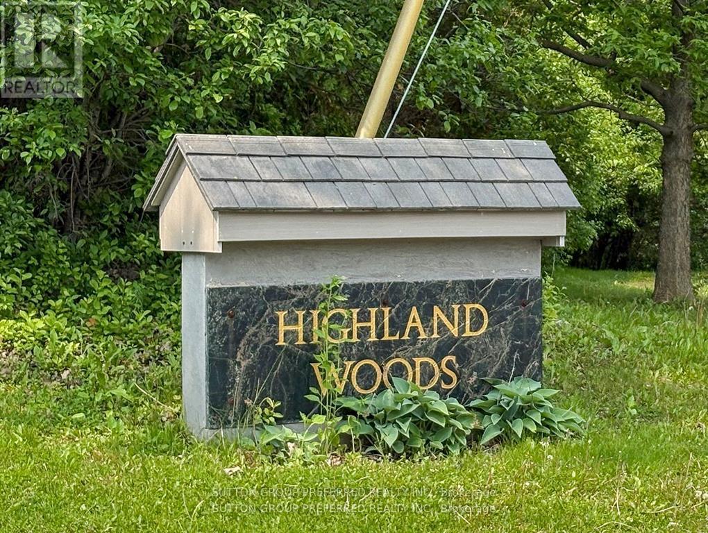 1 Highland Woods Court, London South, Ontario  N6C 5W9 - Photo 4 - X12467503