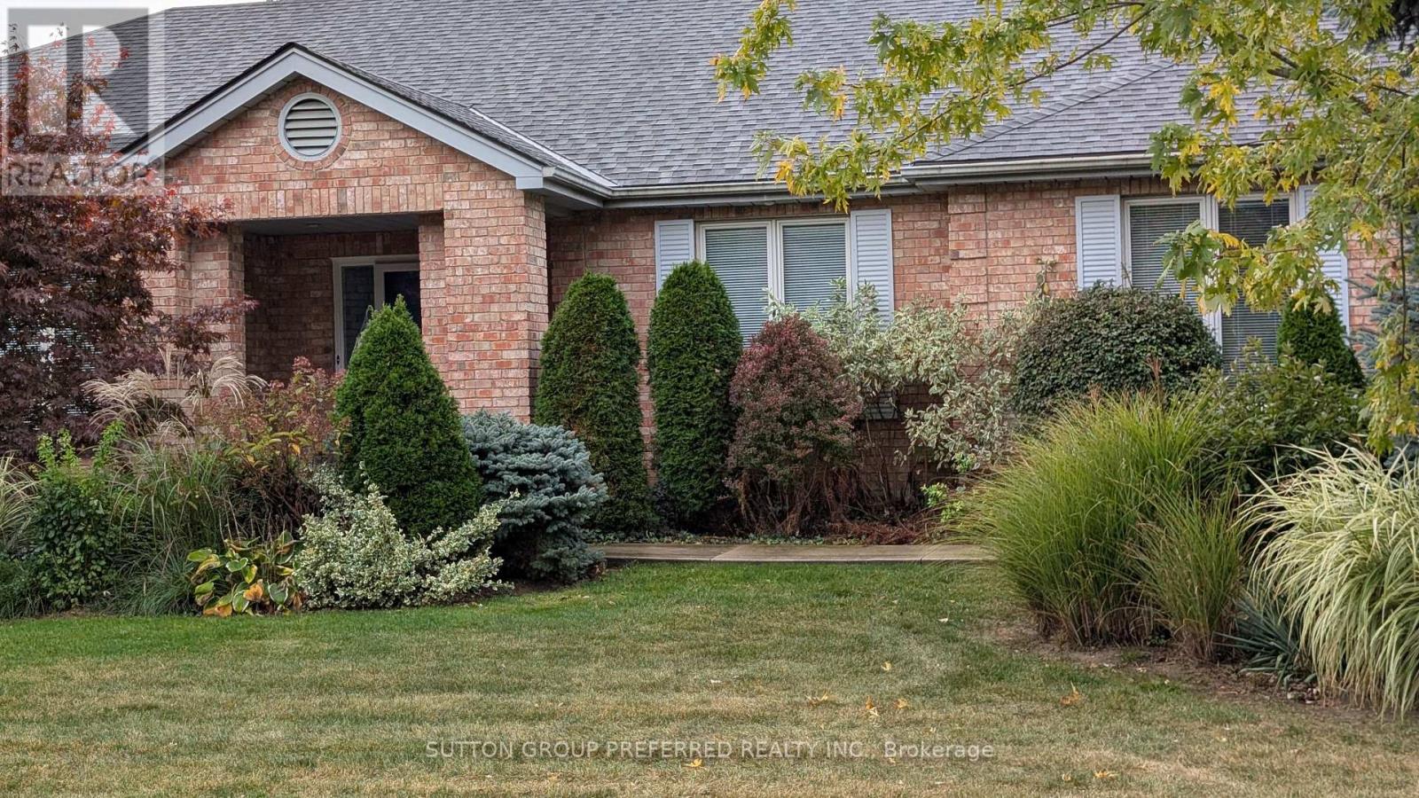 1 Highland Woods Court, London South, Ontario  N6C 5W9 - Photo 36 - X12467503