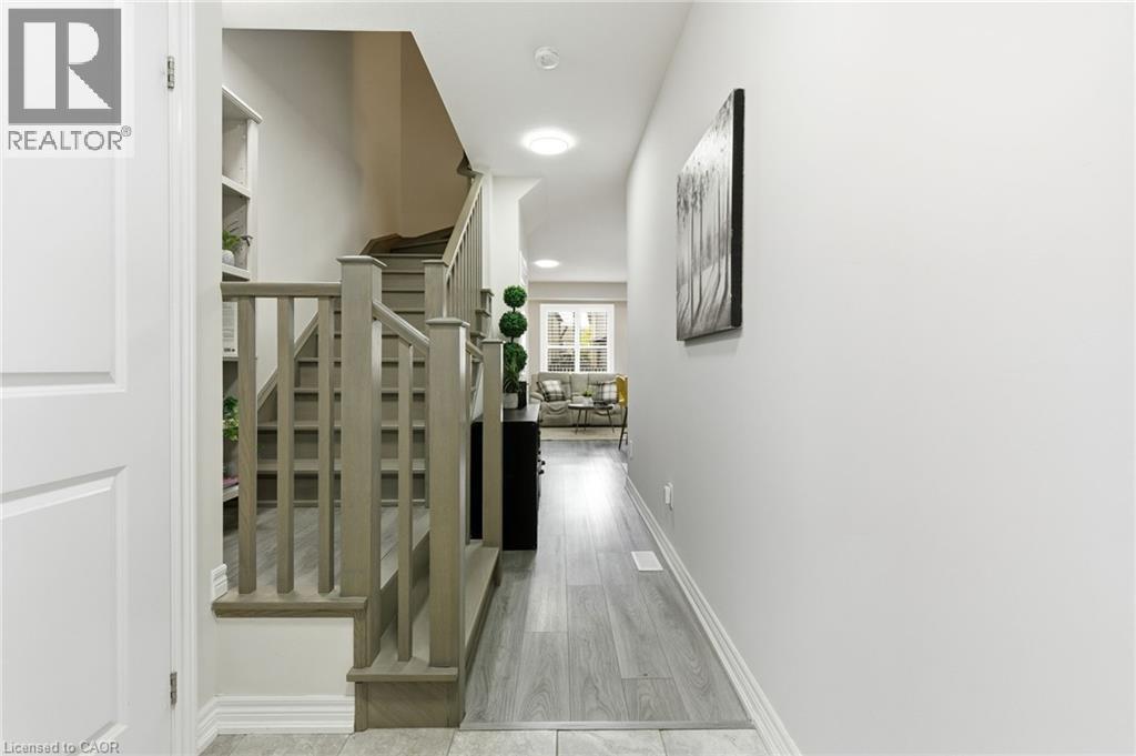18 Mia Drive, Hamilton, Ontario  L9B 0K1 - Photo 4 - 40779619