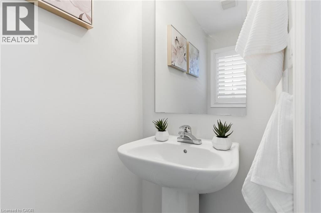 18 Mia Drive, Hamilton, Ontario  L9B 0K1 - Photo 5 - 40779619