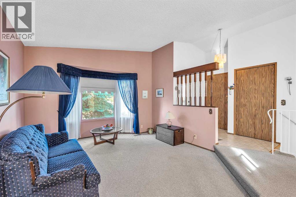 183 Cedardale Place Sw, Calgary, Alberta  T2W 5G1 - Photo 4 - A2261496