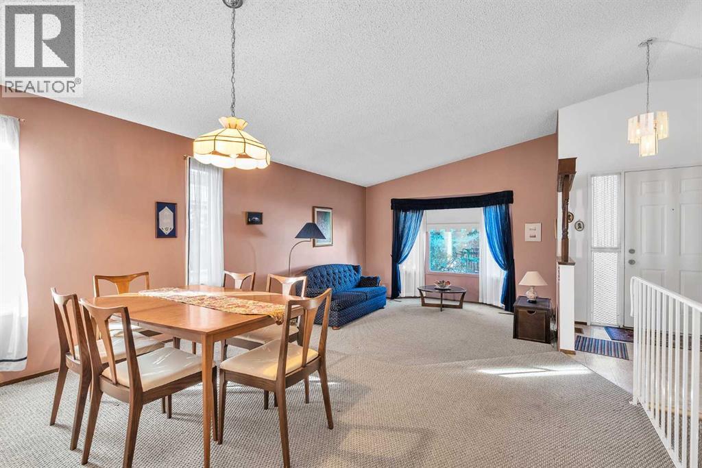 183 Cedardale Place Sw, Calgary, Alberta  T2W 5G1 - Photo 6 - A2261496