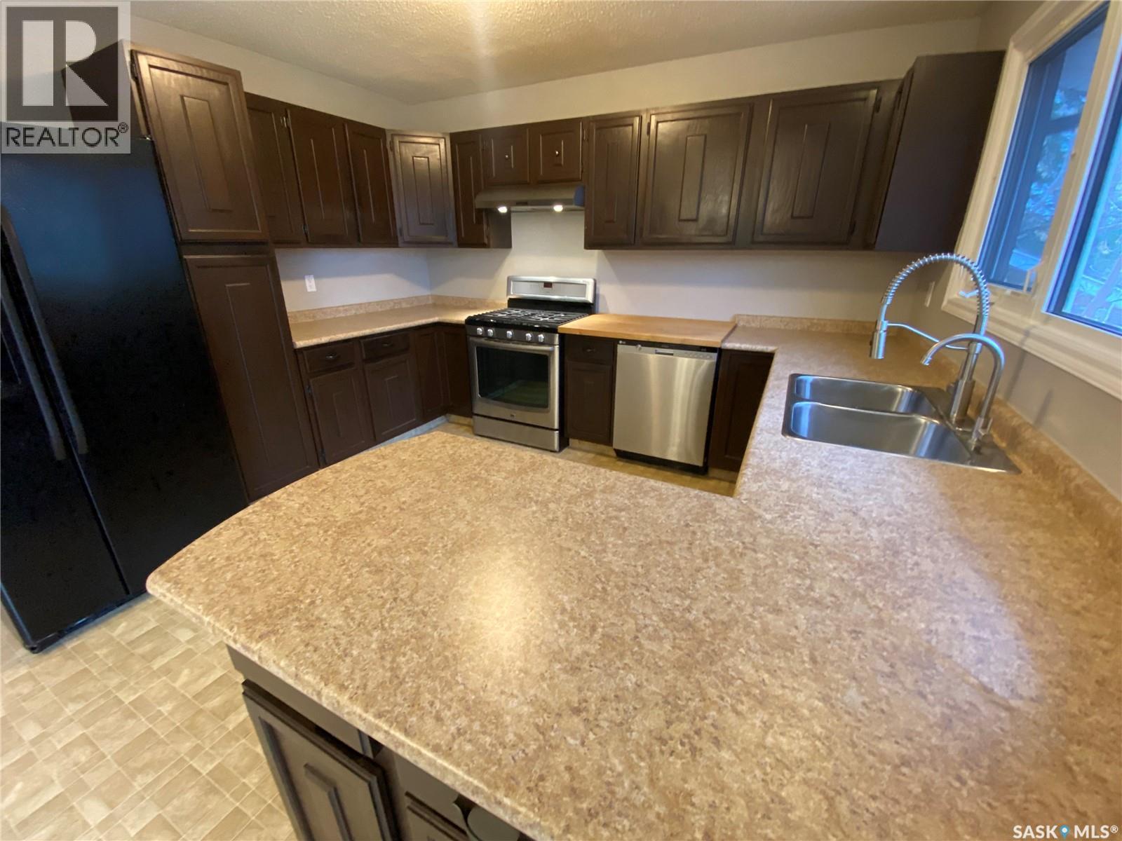46 Clarewood Crescent, Yorkton, Saskatchewan  S3N 2V2 - Photo 2 - SK020988