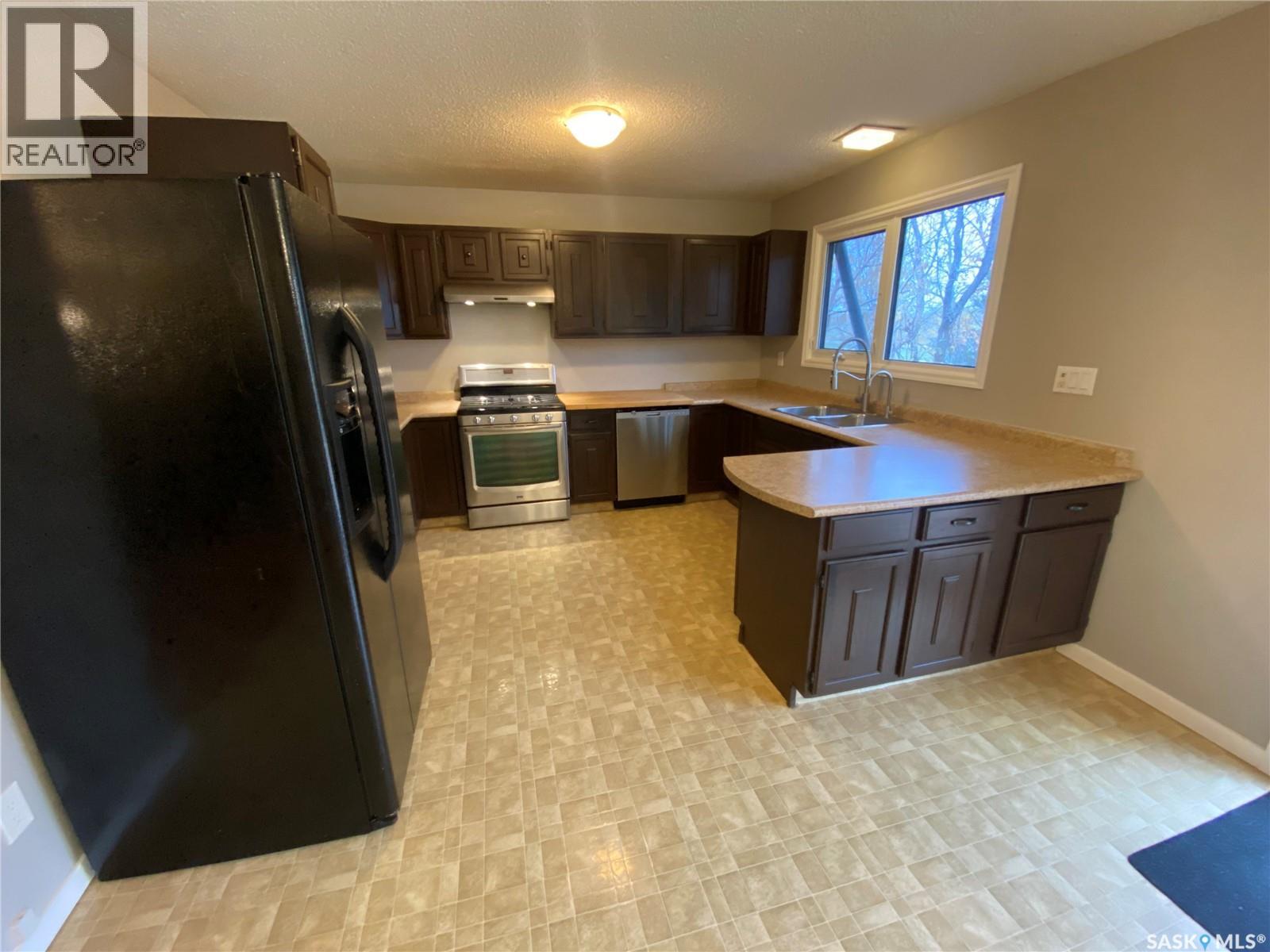 46 Clarewood Crescent, Yorkton, Saskatchewan  S3N 2V2 - Photo 3 - SK020988