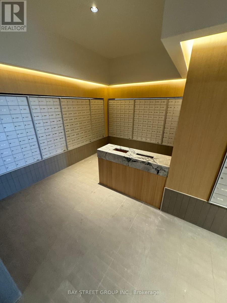 402 - 395 Square One Drive, Mississauga, Ontario  L5B 0P6 - Photo 2 - W12459435