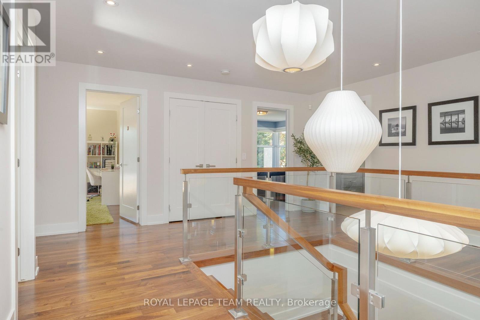 879 Winnington Avenue, Ottawa, Ontario  K2B 5C4 - Photo 12 - X12467786