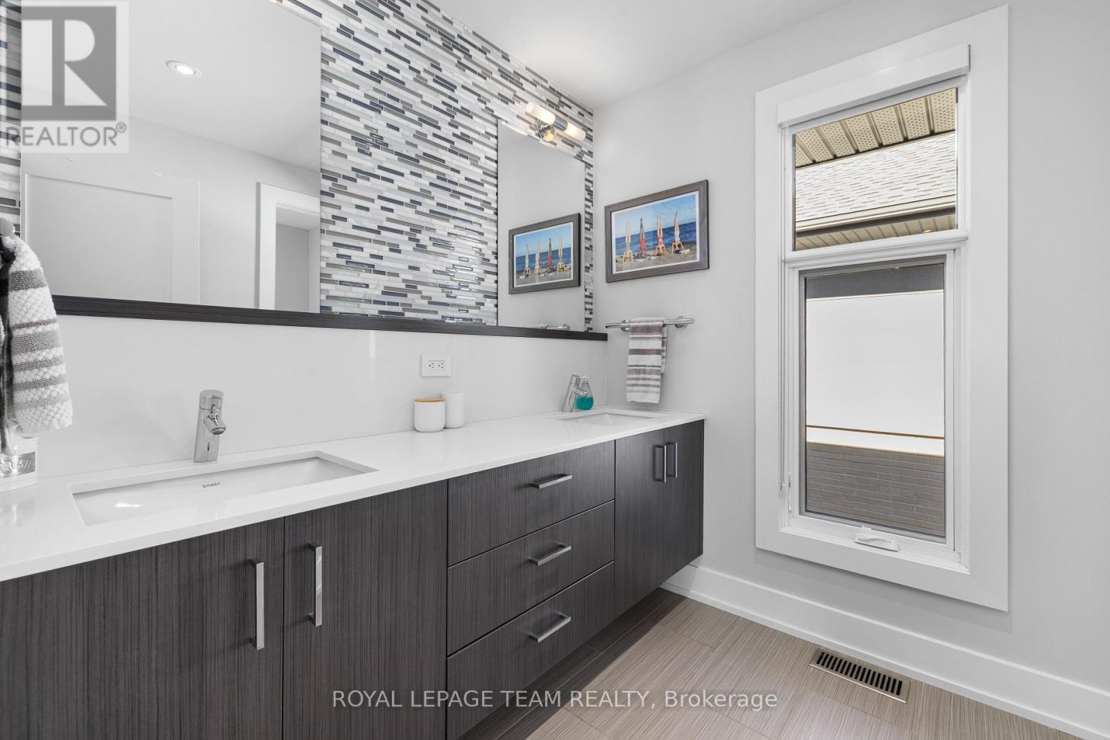 879 Winnington Avenue, Ottawa, Ontario  K2B 5C4 - Photo 20 - X12467786