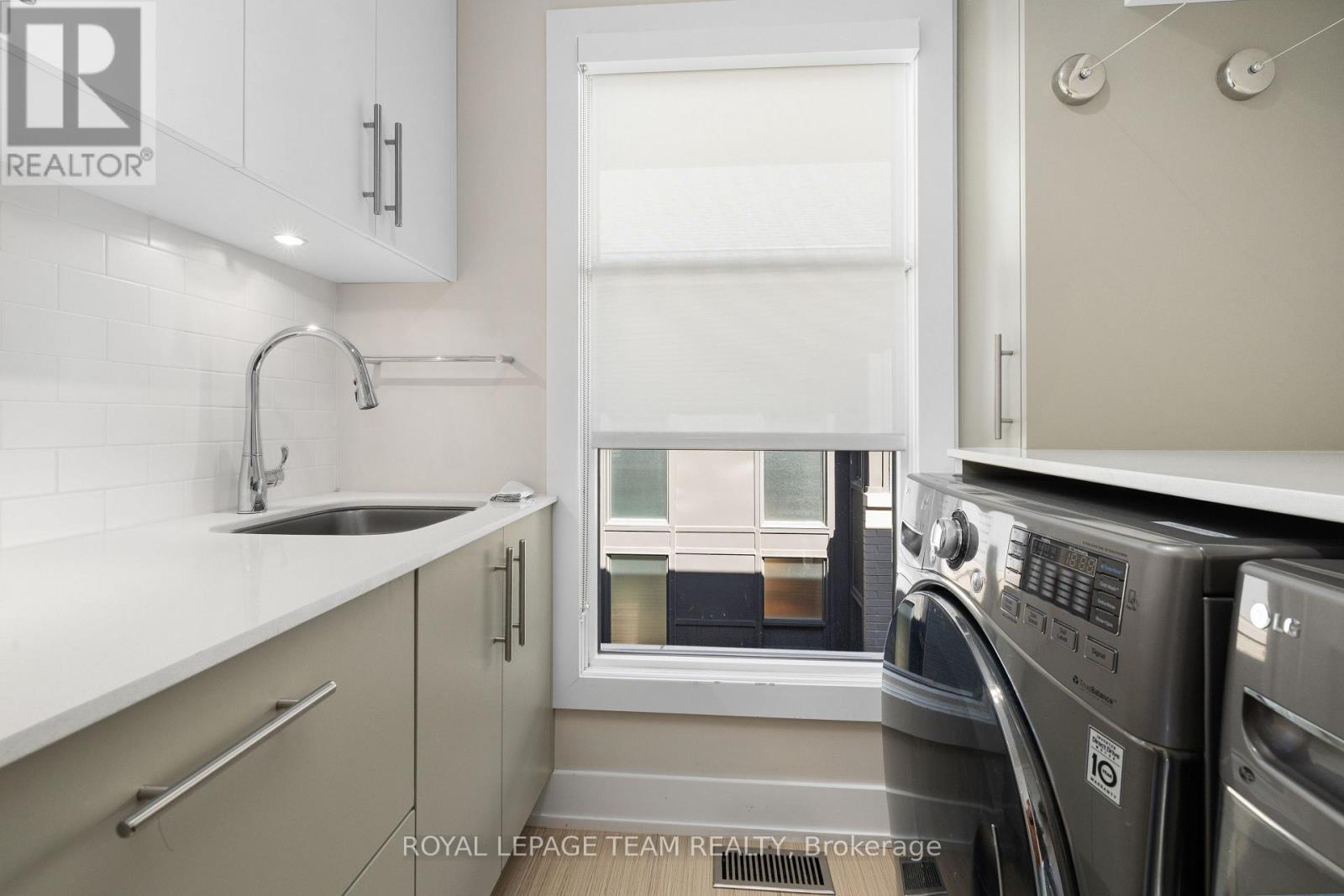 879 Winnington Avenue, Ottawa, Ontario  K2B 5C4 - Photo 18 - X12467786