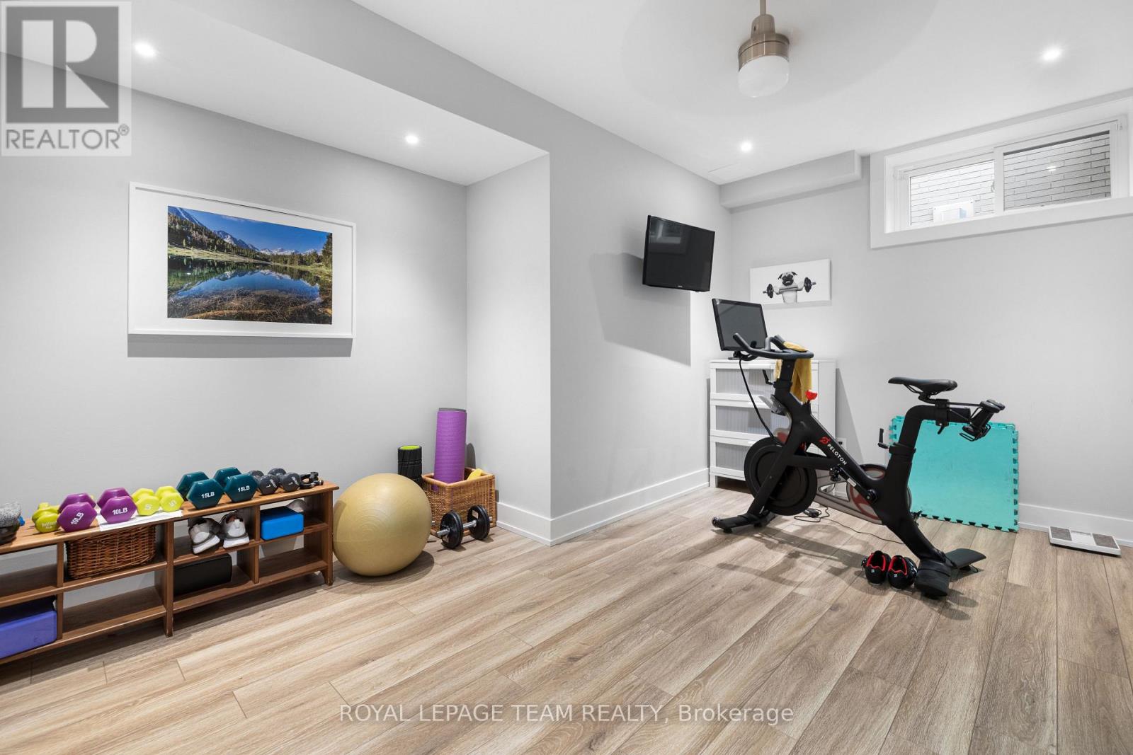 879 Winnington Avenue, Ottawa, Ontario  K2B 5C4 - Photo 24 - X12467786