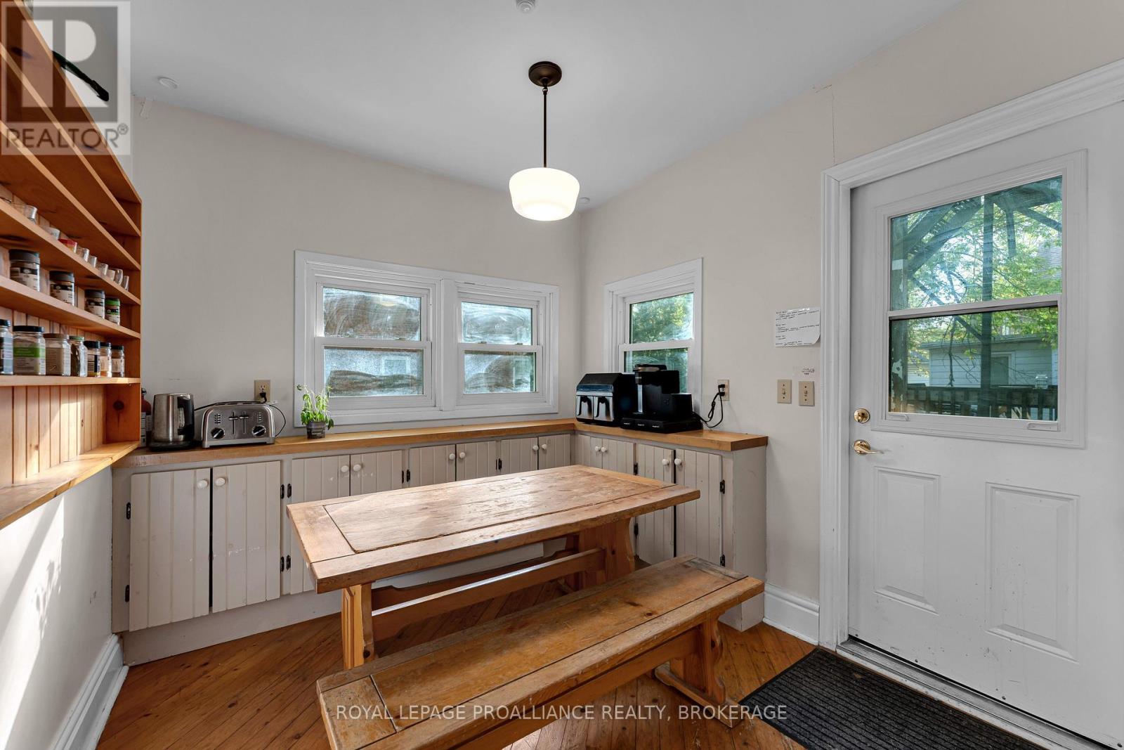 75 Nelson Street, Kingston, Ontario  K7L 3W7 - Photo 14 - X12467927