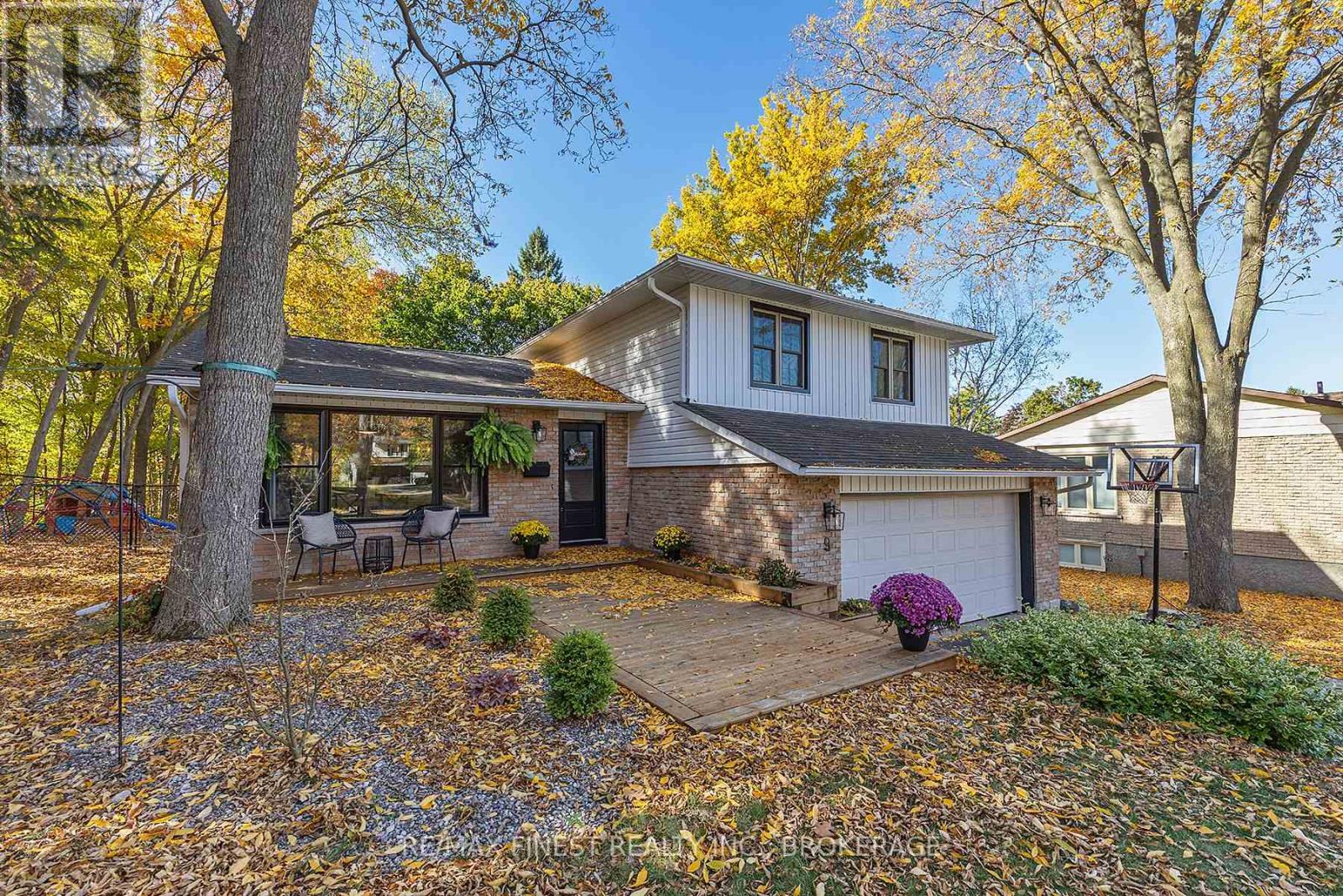 9 Beagle Court, Kingston, Ontario  K7M 6V7 - Photo 3 - X12468065