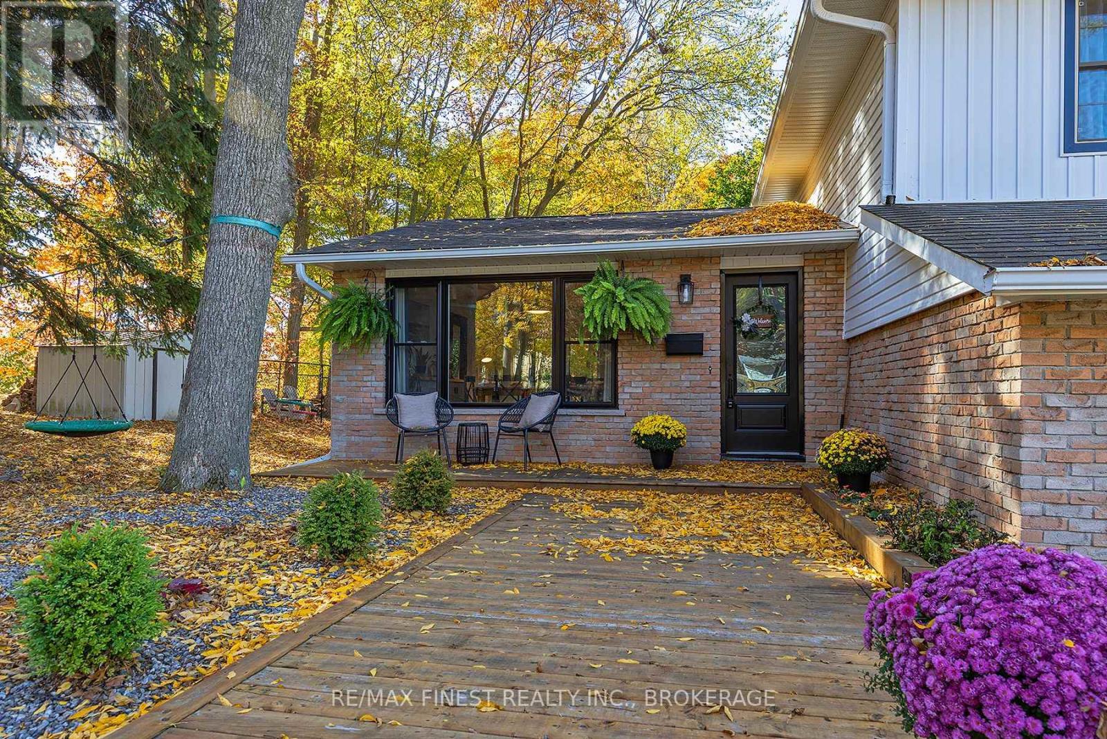 9 Beagle Court, Kingston, Ontario  K7M 6V7 - Photo 4 - X12468065