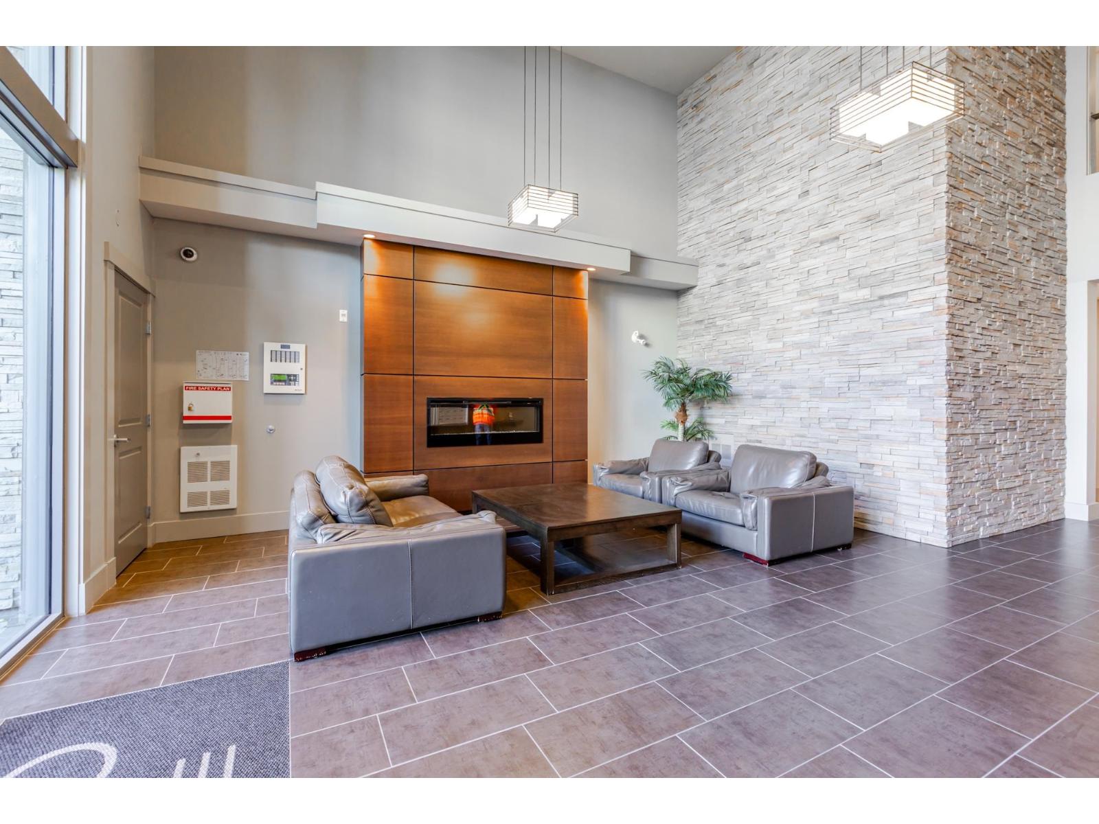 105 15336 17a Avenue, Surrey, British Columbia  V4A 1V3 - Photo 3 - R3058917