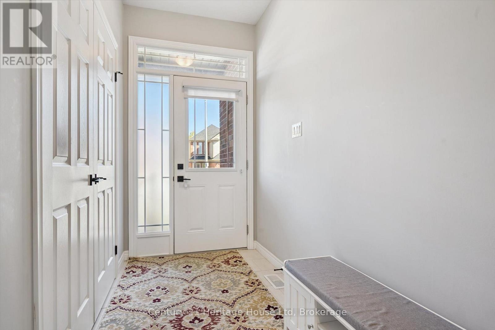 184 Macalister Boulevard, Guelph, Ontario  N1G 0G8 - Photo 5 - X12468007