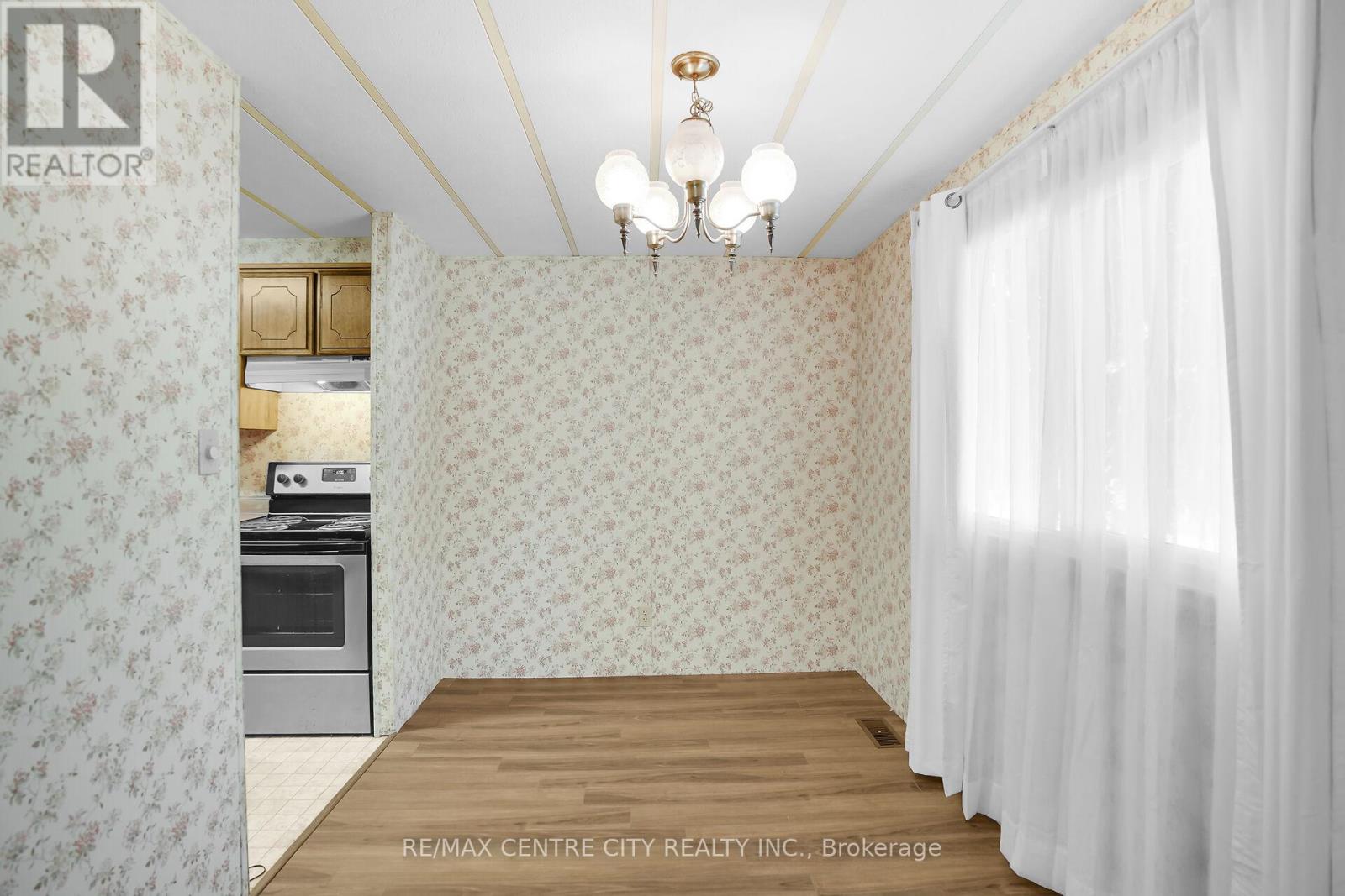 87 - 198 Springbank Drive, London South, Ontario  N6J 1G1 - Photo 11 - X12467947