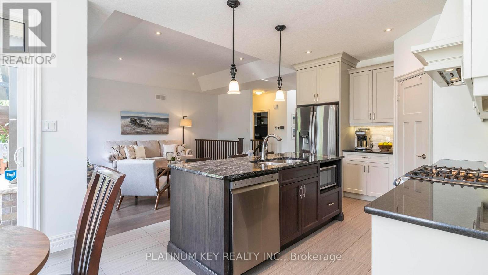 668 Woods Edge Road, Strathroy-Caradoc, Ontario  N0L 1W0 - Photo 14 - X12467979