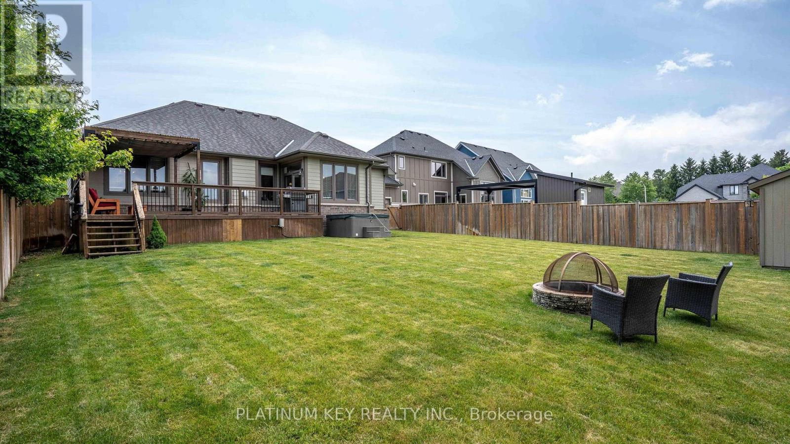 668 Woods Edge Road, Strathroy-Caradoc, Ontario  N0L 1W0 - Photo 31 - X12467979