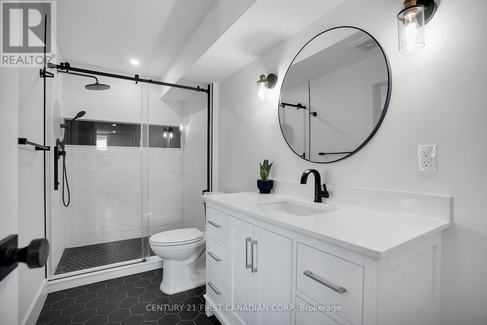 2418 Tokala Trail, London North, Ontario  N6G 0V6 - Photo 35 - X12468015