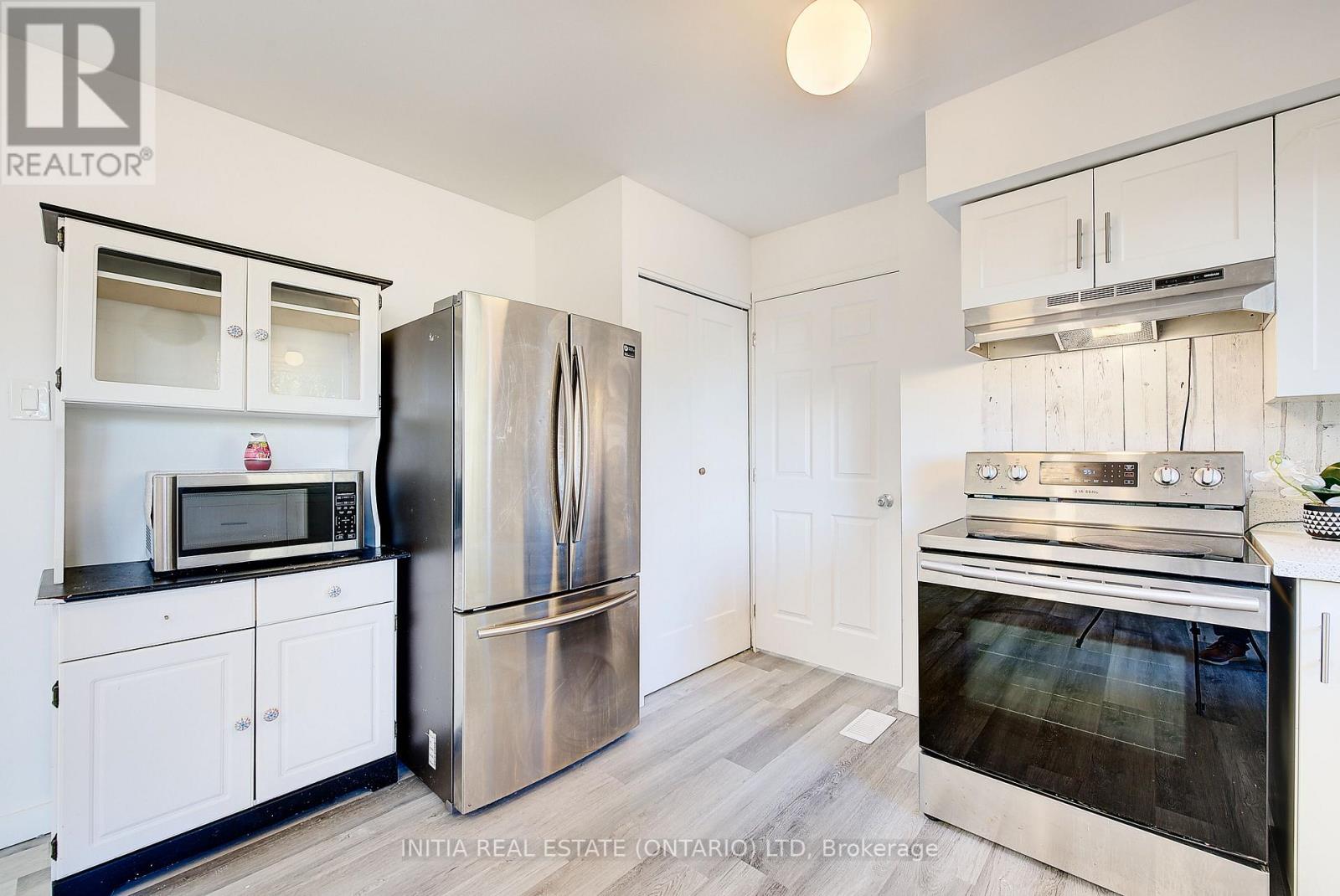 1407 Jalna Boulevard, London South, Ontario  N6E 2G4 - Photo 13 - X12468047