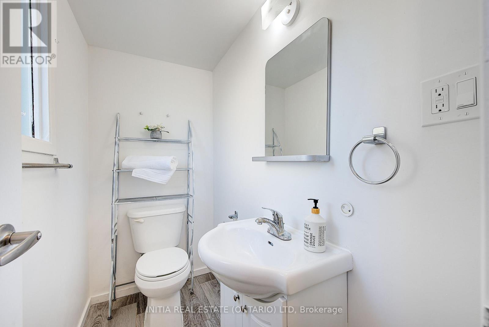 1407 Jalna Boulevard, London South, Ontario  N6E 2G4 - Photo 14 - X12468047