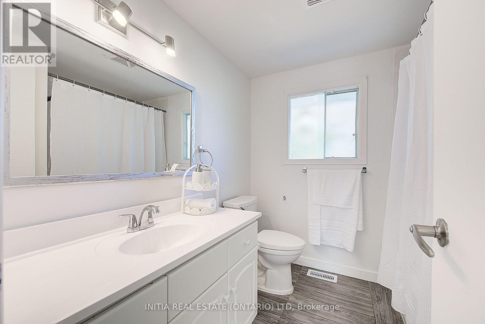 1407 Jalna Boulevard, London South, Ontario  N6E 2G4 - Photo 23 - X12468047