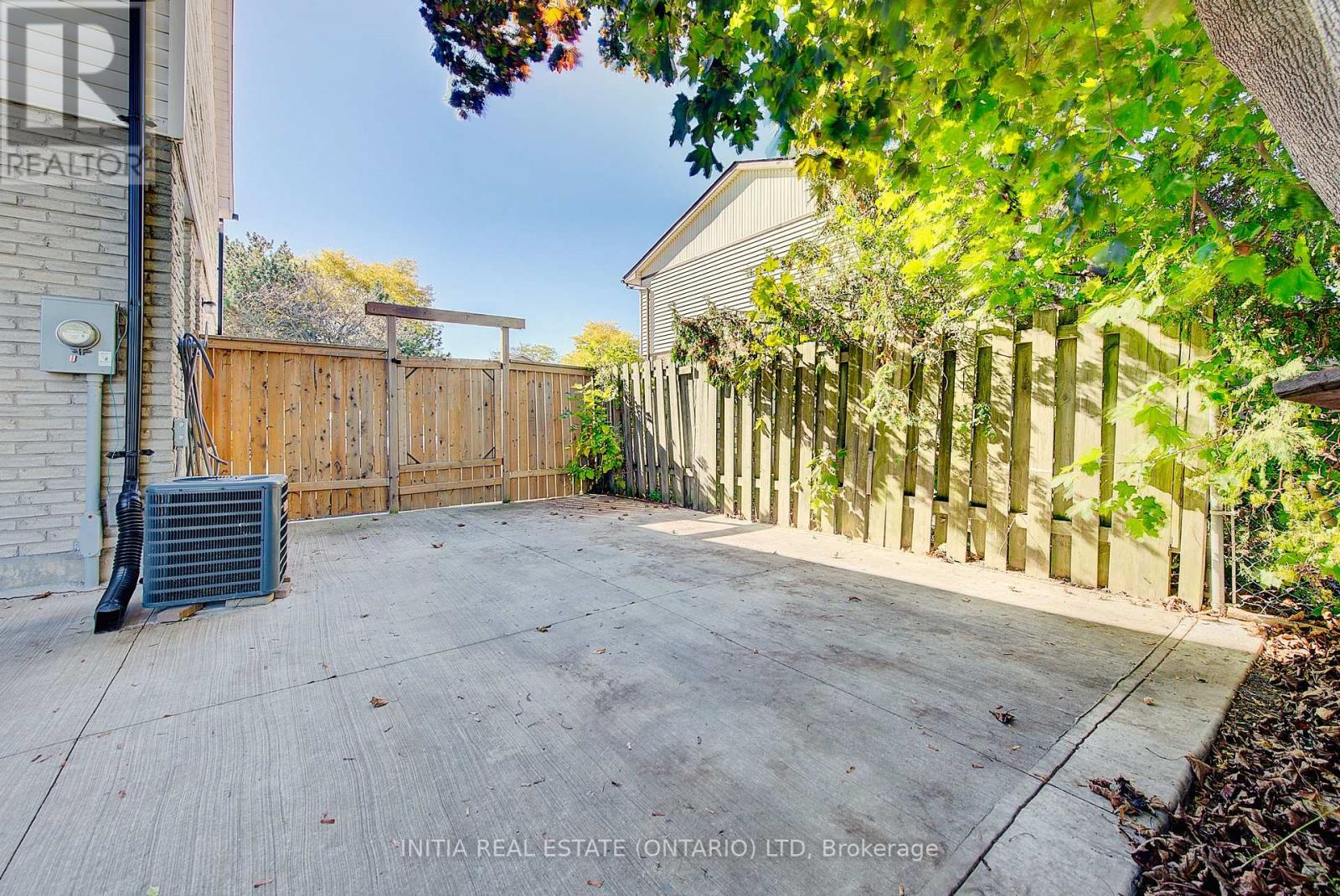 1407 Jalna Boulevard, London South, Ontario  N6E 2G4 - Photo 33 - X12468047