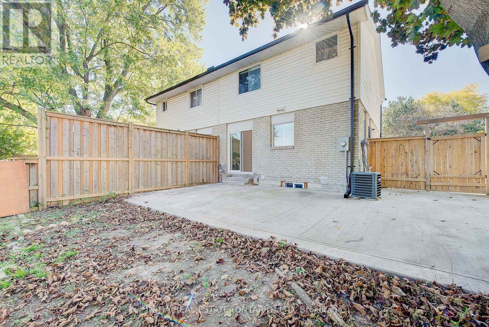 1407 Jalna Boulevard, London South, Ontario  N6E 2G4 - Photo 34 - X12468047
