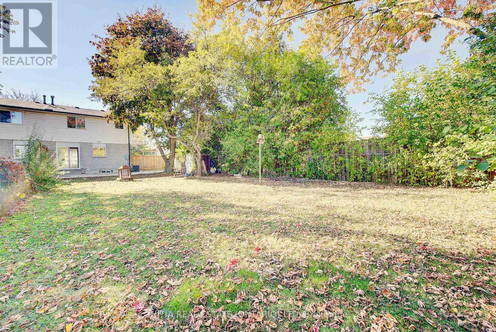 1407 Jalna Boulevard, London South, Ontario  N6E 2G4 - Photo 37 - X12468047